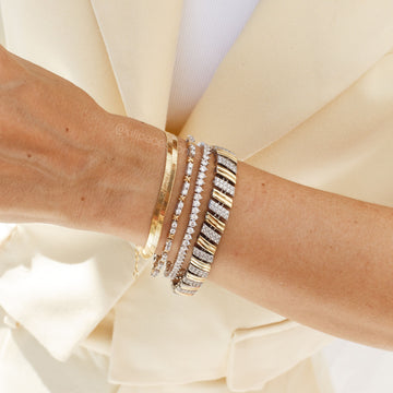 Pulseira escamas cravejada e lisa mistura de banhos