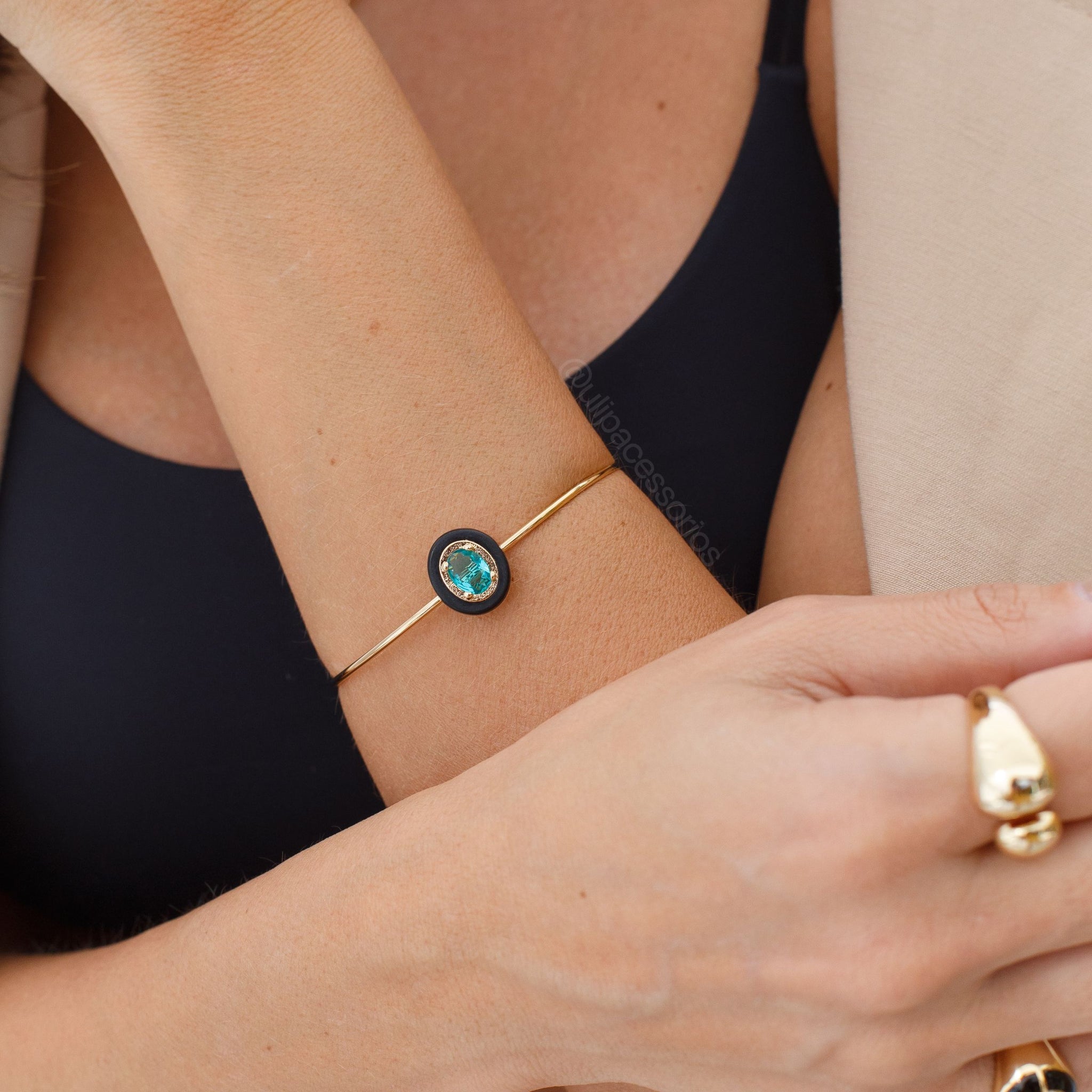 Pulseira bracelete oval turmalina com resina preta com ouro 18k