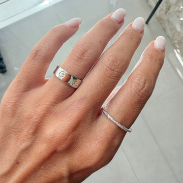 Anel aliança inspired com banho de ródio branco