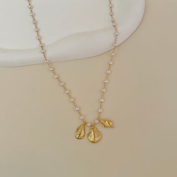 Colar pérolas pingentes fundo do mar dourado