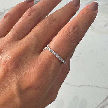 Anel em prata 925 aparador slim cravejada com zircônia cristal