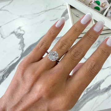 Anel solitário luxo com banho de ródio branco