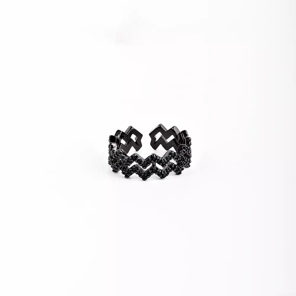 Anel zig zag cravejado em ródio negro