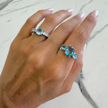 Anel oval e gota topázio com banho de ródio branco