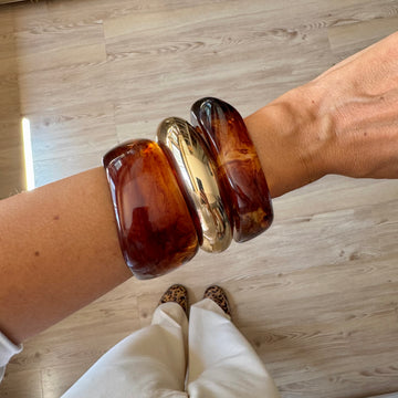 Pulseira bracelete resina marrom mescla