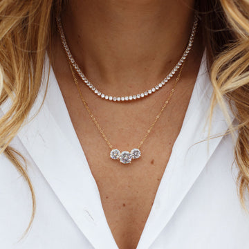 Colar 3 gemas cristal com banho de ouro 18k