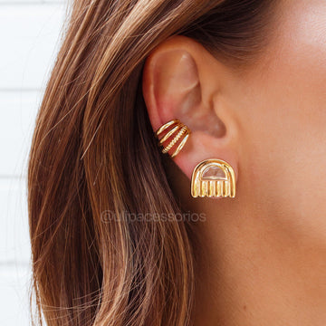 Brinco com detalhe cristal e banho de ouro 18k