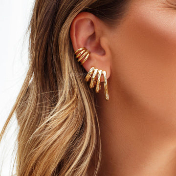 Brinco argola 4 linhas orgânicas com banho de ouro 18k