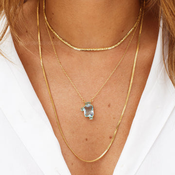 Colar choker laminada trabalhada com banho de ouro 18k
