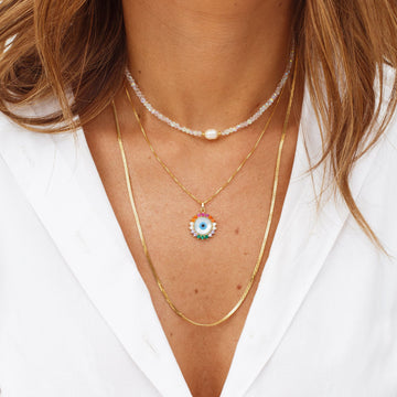 Colar choker cristais furta cor com pérola com banho de ouro 18k