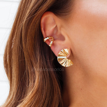 Brinco leque menor com banho de ouro 18k
