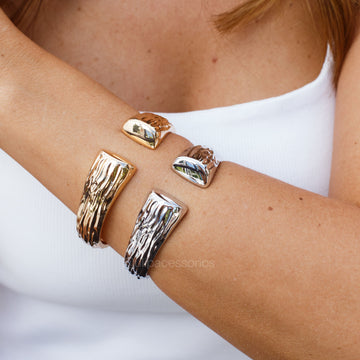 Pulseira bracelete texturizado aberto com banho de ouro 18k