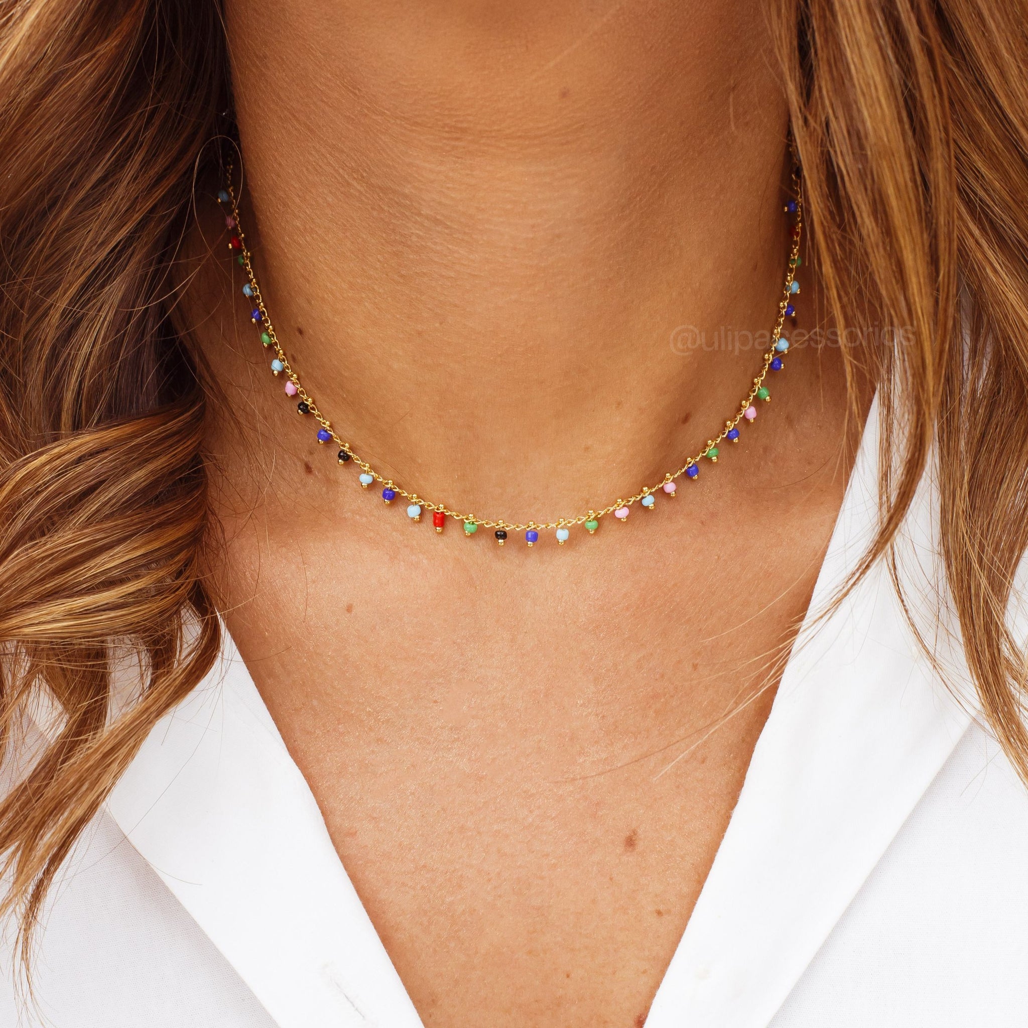 Colar choker pendurados coloridos com banho de ouro 18k