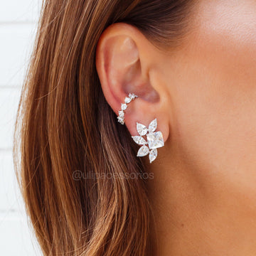 Brinco quadrado com gotas e zircônia cristal e banho de ródio branco