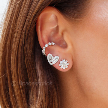 Brinco coração em prata 925 cravejado com zircônia cristal e banho de ródio branco