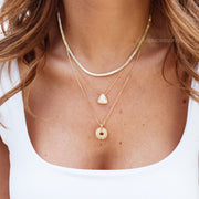 Colar botão cravejado com banho de ouro 18k