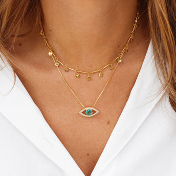 Colar choker medalhas e canutilhos com banho de ouro 18k