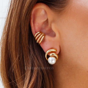 Brinco envolvente com pérola com banho de ouro 18k