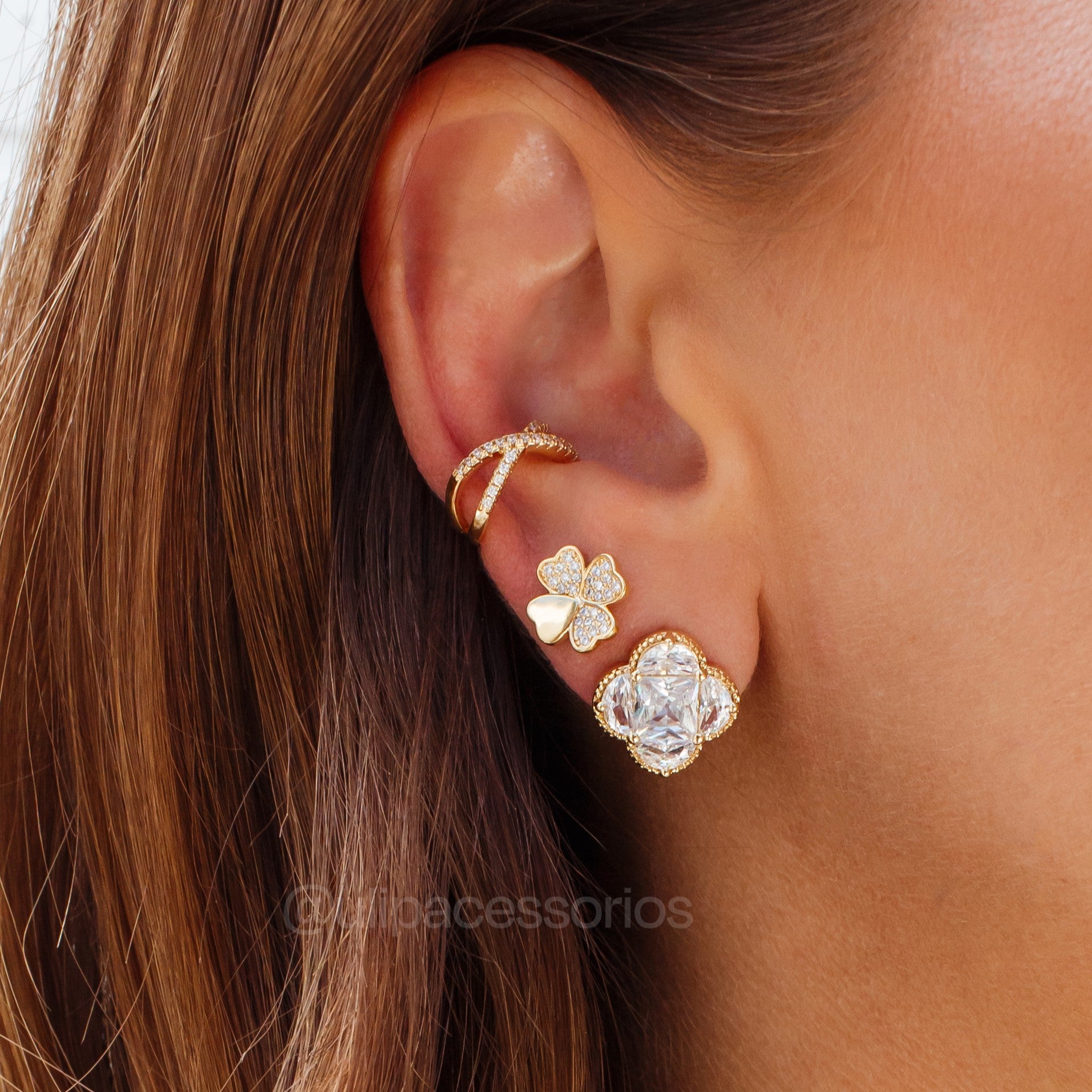 Brinco trevo cristal com banho de ouro 18k