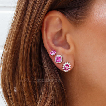 Brinco oval turmalina rosa entorno cravejado com banho de ródio branco