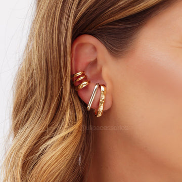 Brinco ear hook liso com banho de ródio branco