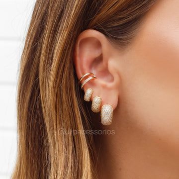 Brinco argola larga cravejada G com banho de ouro 18k