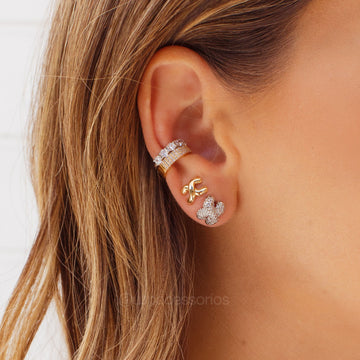Brinco X liso com banho de ouro 18k