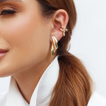 Brinco ear cuff orgânico estilo leque dourada