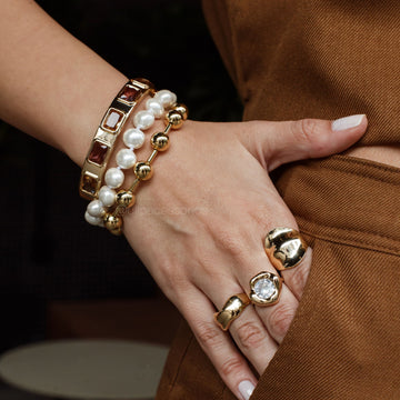 Pulseira pérolas com banho de ouro 18k