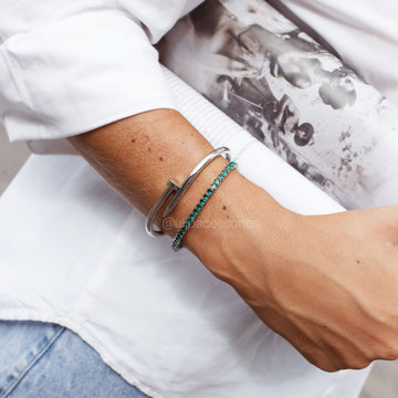 Pulseira riviera 3 garras com zircônia esmeralda com banho de ródio branco