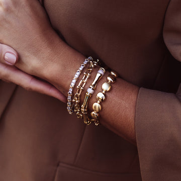 Pulseira ovais lisos e foscos com banho de ouro 18k
