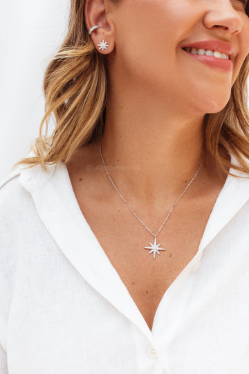 Conjunto estrela cravejada com banho de ródio branco