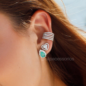 Brinco gota esmeralda colombiana entorno cravejado com banho de ródio branco