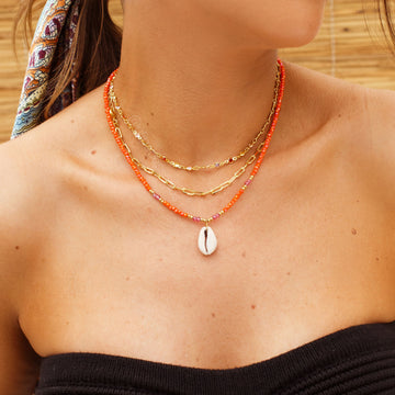 Colar choker pontos de luz coloridos com banho de ouro 18k