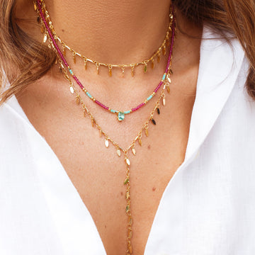 Colar gravatinha gotas lisas com banho de ouro 18k