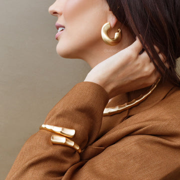Pulseira fosco aro orgânico luxo com banho de ouro18k