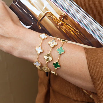 Pulseira trevos verde com banho de ouro18k