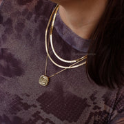 Colar quadrado labirinto com banho de ouro18k