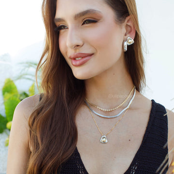 Colar choker elos chatos slim com banho de ouro 18k