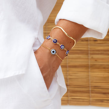 Pulseira olho grego único com banho de ouro 18k