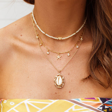 Colar choker cartier estrela com pontos de luz com banho de ouro 18k