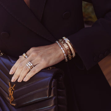 Pulseira elos chatos e fecho boia com banho de ouro 18k