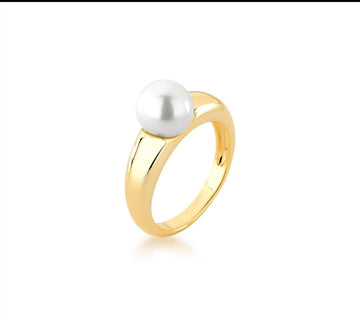 Anel estilo solitário com pérola com banho de ouro 18k