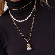 Colar elos com pingente de click abstract cravejado Luxo com banho de ouro 18k