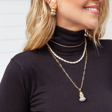 Brinco abstract Luxo com detalhe cravejado e banho de ouro 18k
