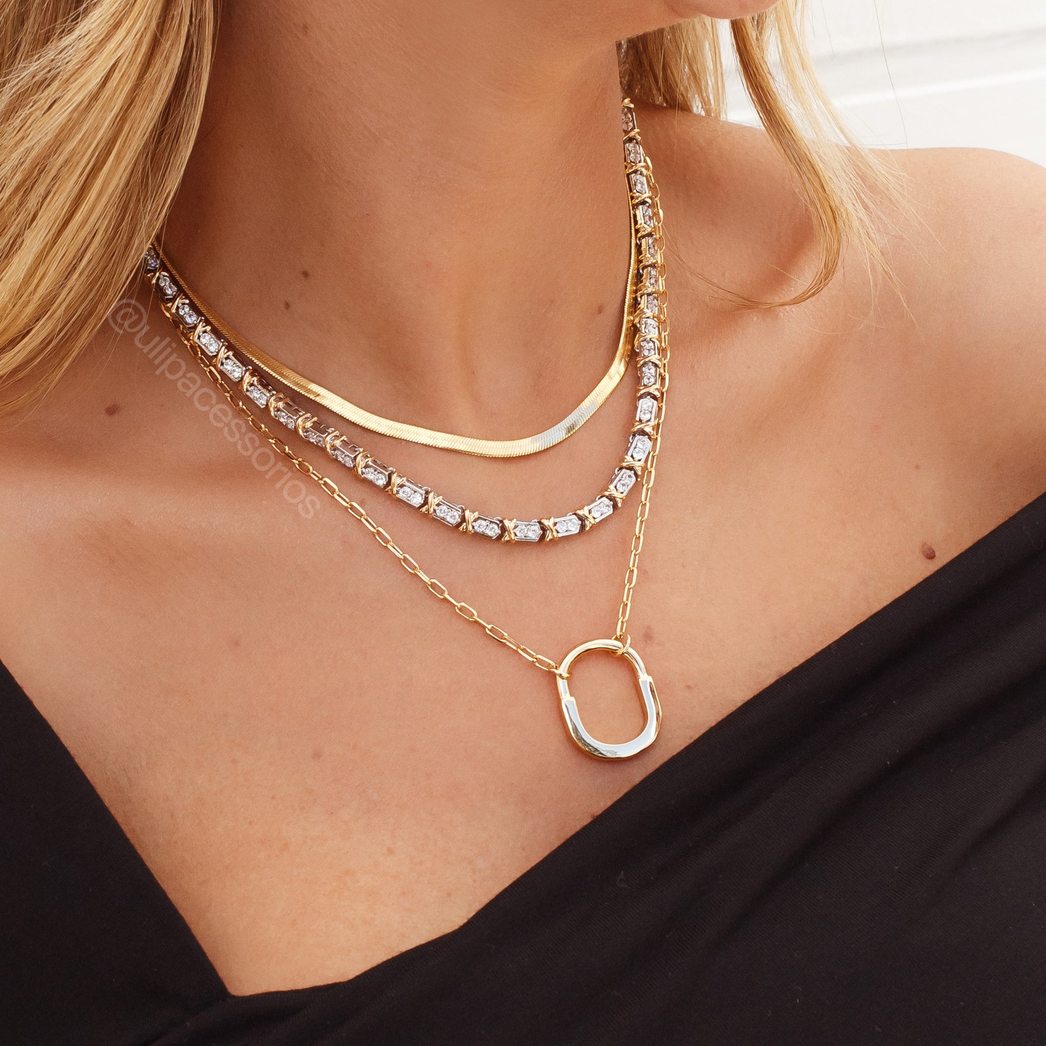 Colar lock com elos finos e banho de ouro 18k