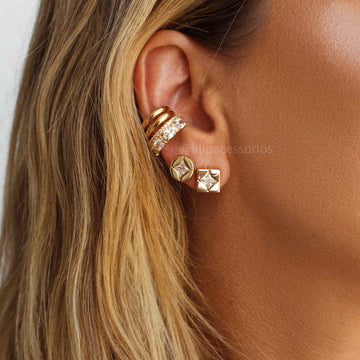 Brinco oval zircônia estilo estrela dourado