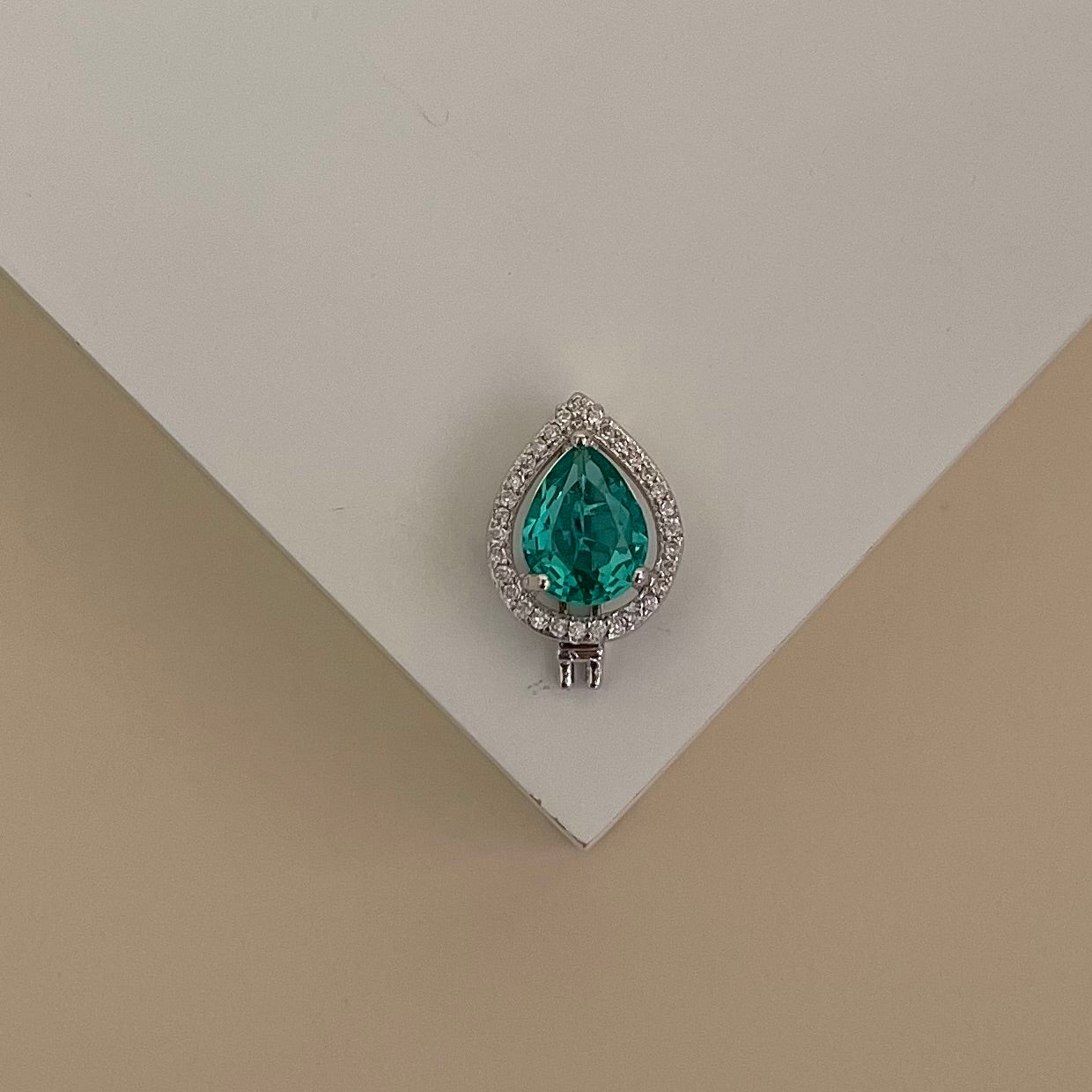Pingente gota turmalina em ródio branco para pulseira esteira