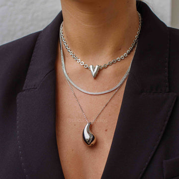 Colar choker elos redondos chatos com banho de ródio branco