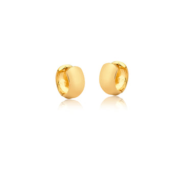 Brinco argola lisa larga G com banho de ouro 18k